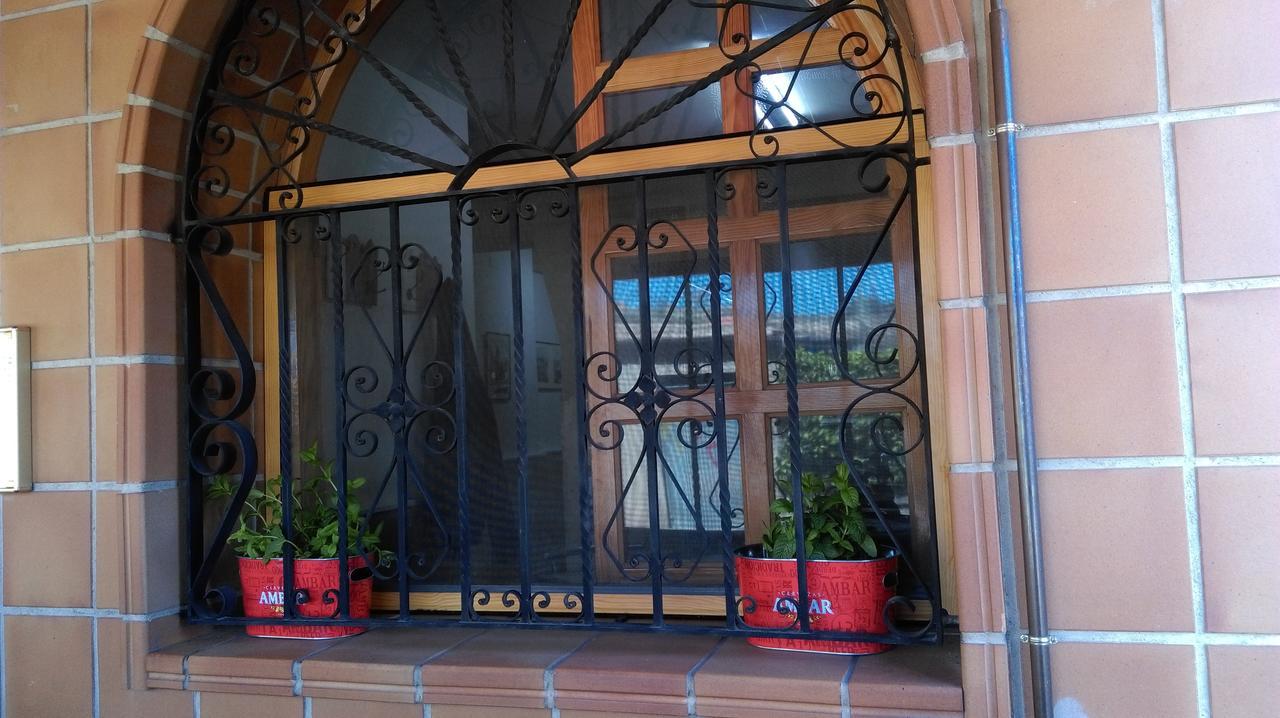 Hostal El Busto Teruel Ngoại thất bức ảnh
